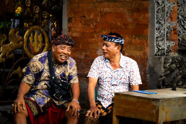 Batik untuk Pria, Pilihan Busana Elegan yang Cocok untuk Berbagai Kesempatan